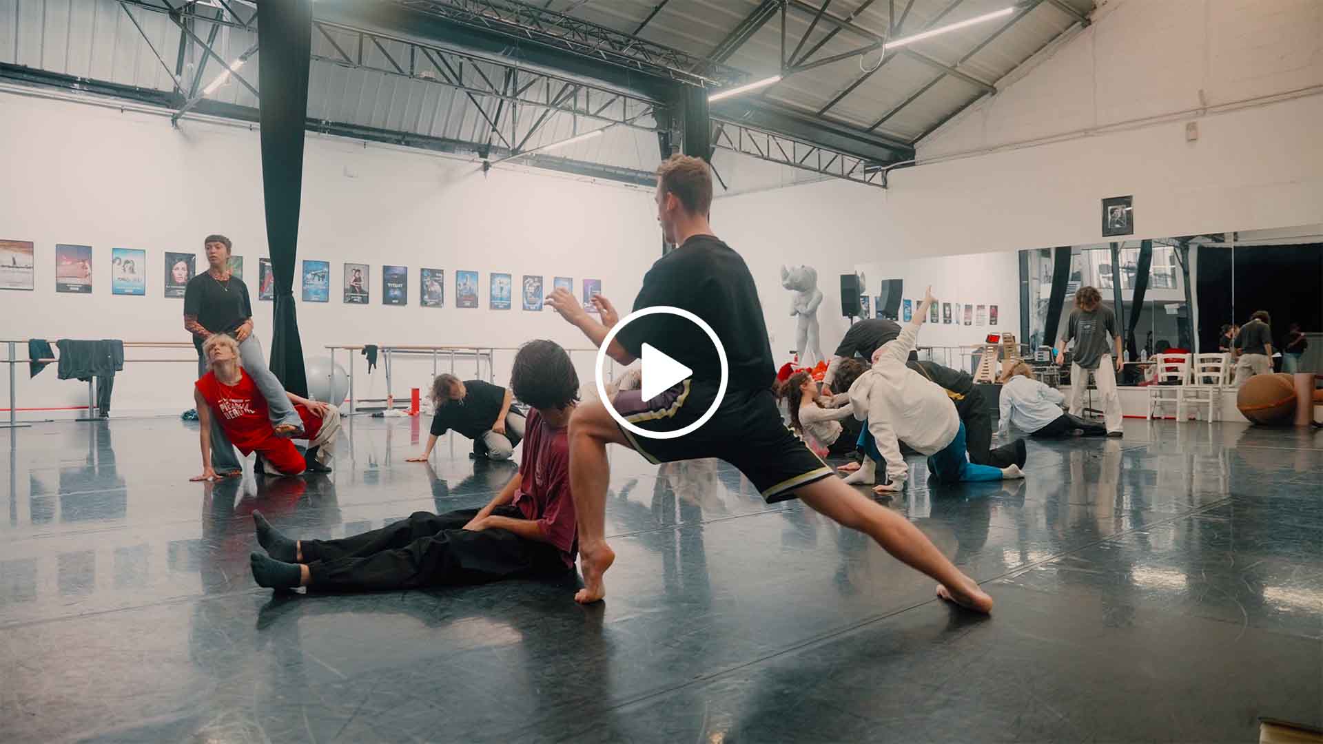 theatre du corps moovance masterclass danse contemporaine dayan theatre du corps moovance masterclass danse contemporaine dayan